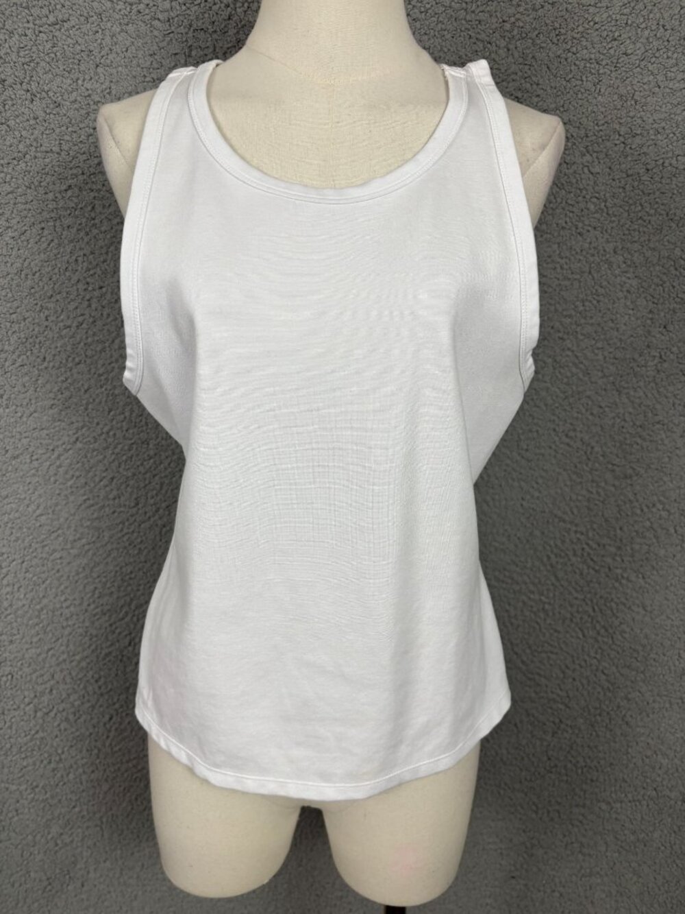 And Now This Women's White Ponte Sleeveless Tank Top Size XL New With Defect.